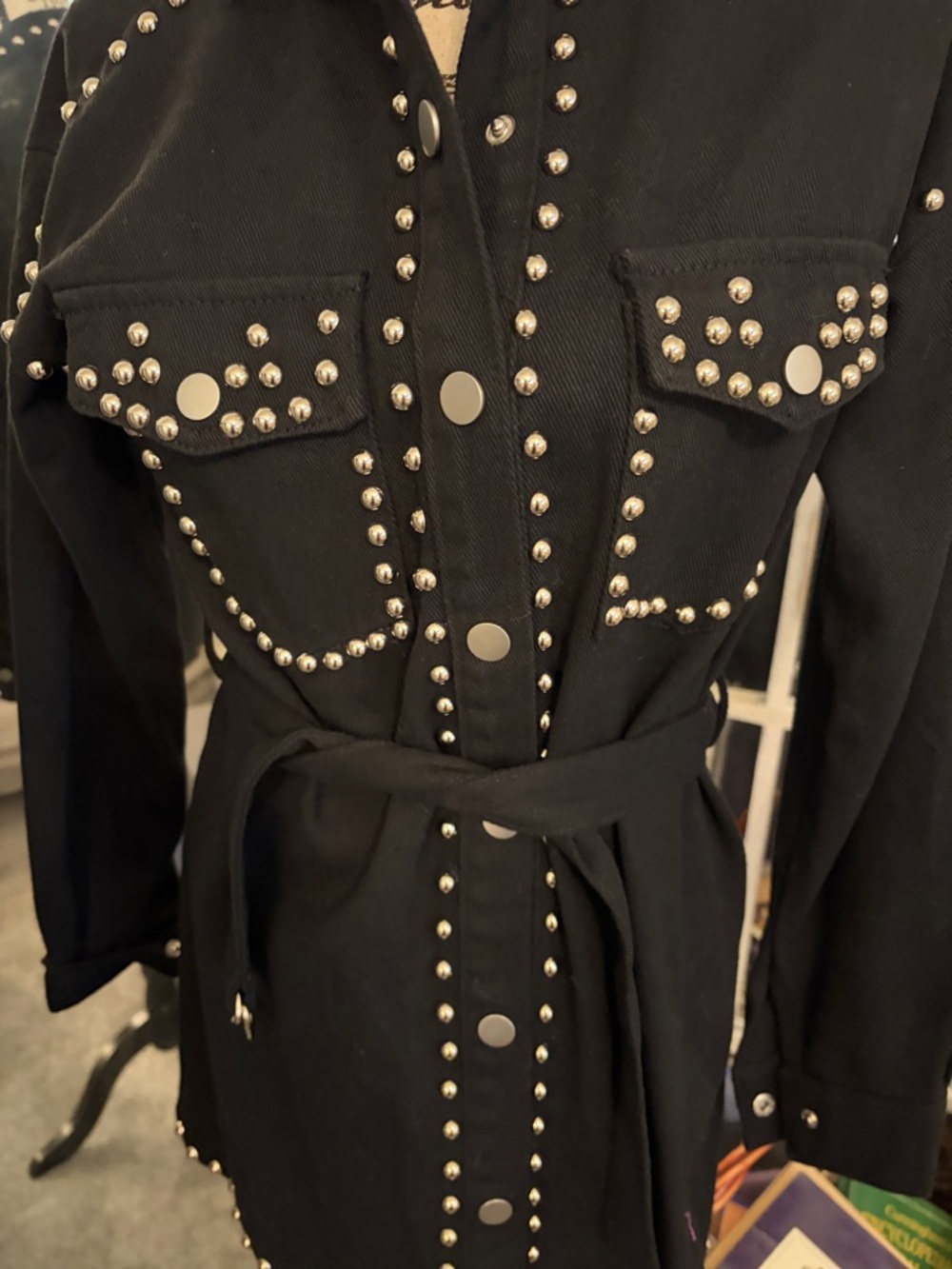 ❤️ Black Studded Belted Jacket
